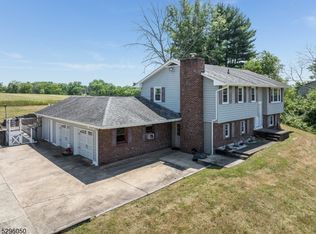 302 Reaville Rd, Ringoes, NJ 08551