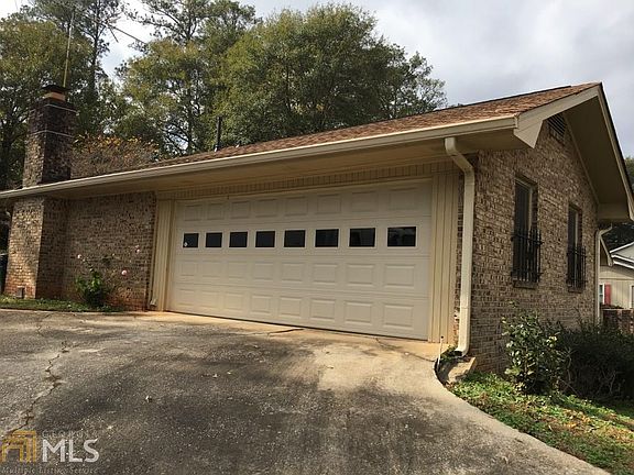 5th image of 2395 Country Club Dr SE