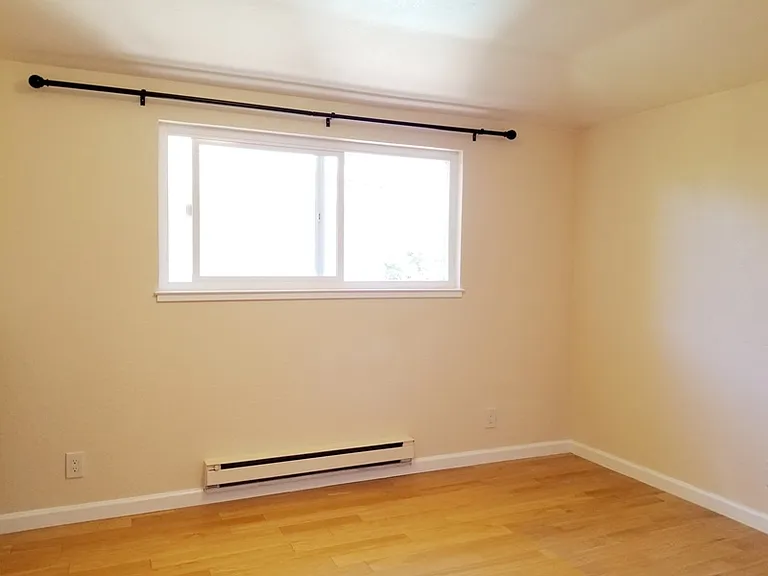 4760 Castlewood Dr — Photo 14