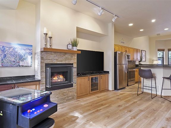5th image of 205 Village Point Drive UNIT 205