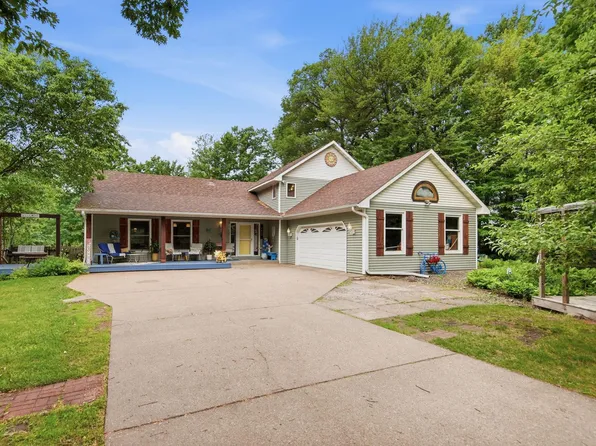 9439 Jewel Lane Ct N, Forest Lake, MN 55025
