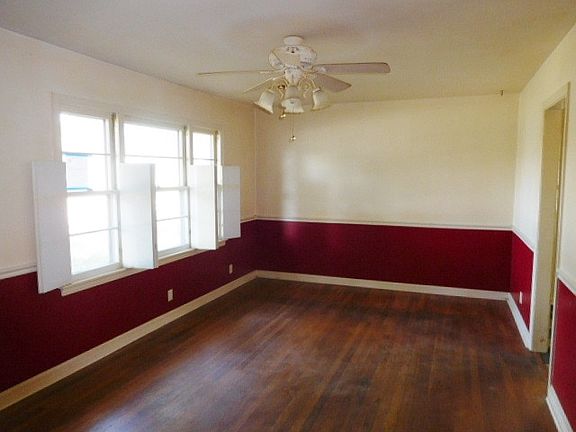 2nd image of 492 Tennessee St
