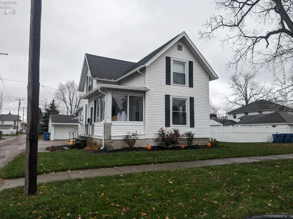 317 Jackson St, Pt Clinton, OH 43452