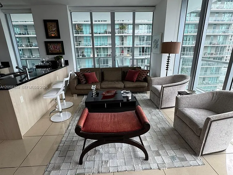 1111 SW 1st Ave #1414 — Photo 4
