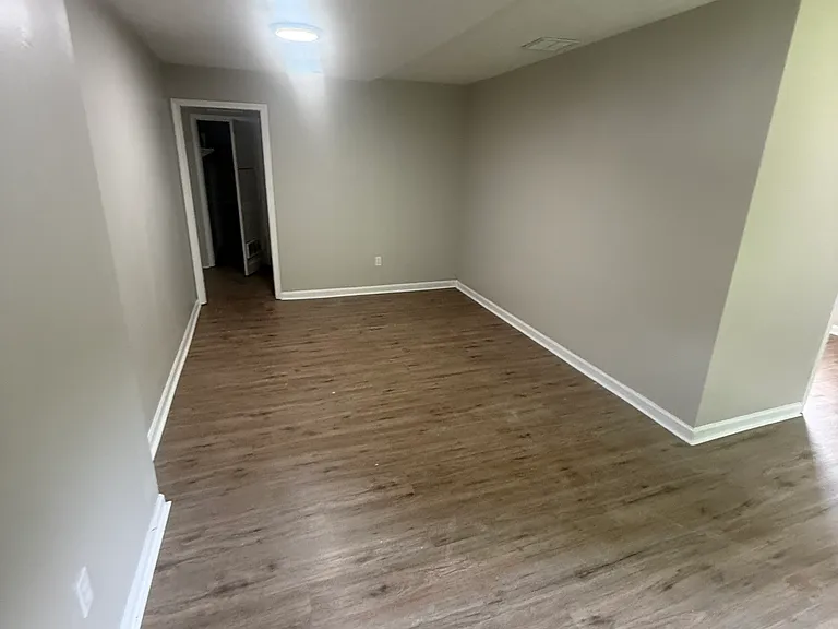 12202 Lena Ave — Photo 2