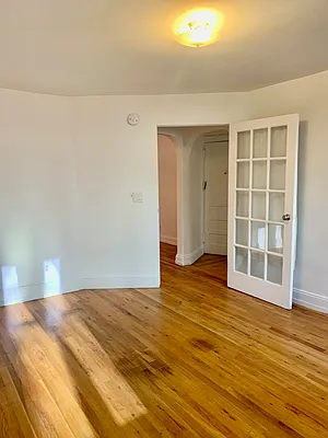 Rented by Select Real Estate | media 28