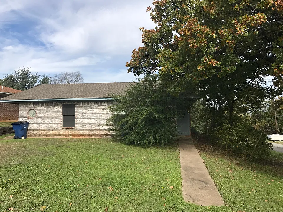1601 W Elm St
