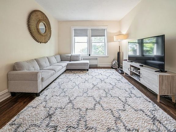 5th image of 340 Fairmount Ave APT 402