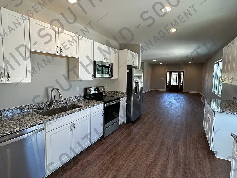 325 N Dean St — Photo 7