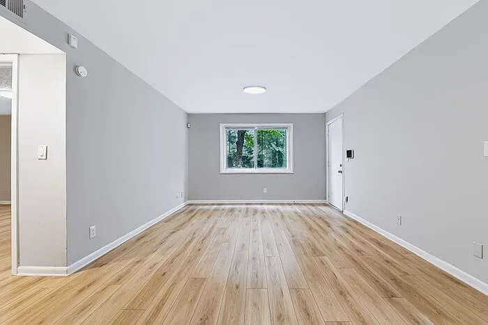 2 bed, 1.0 bath, 950 sqft, $1,095 — Photo 4