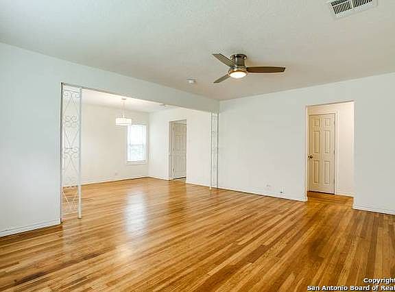 3rd image of 2803 W Woodlawn Ave