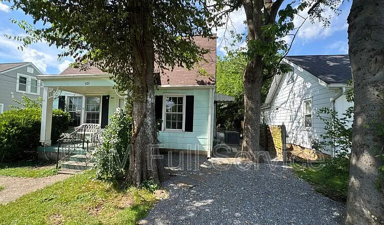 423 Maple St #B — Photo 12
