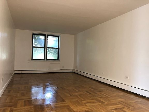 3rd image of 1110 Stadium Ave
