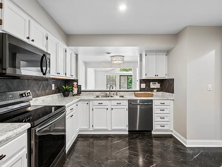 1608 Shady Cove Ln — Photo 17