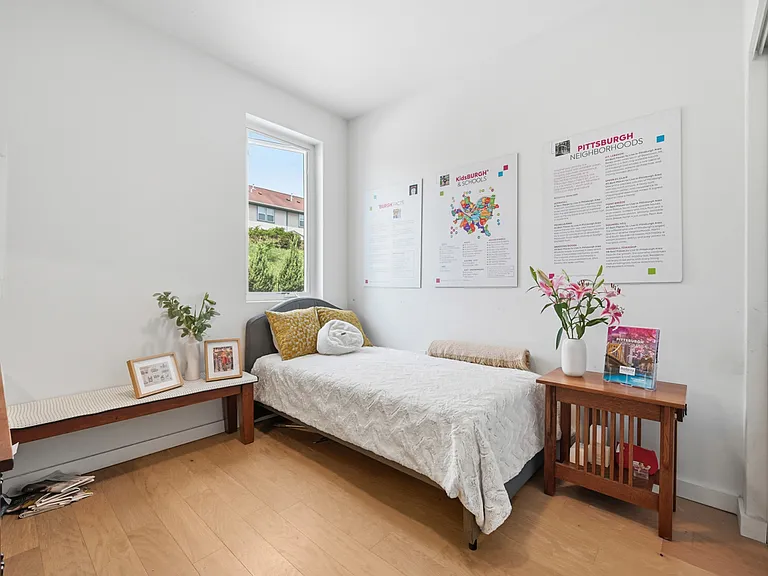 126 Burrows St — Photo 13