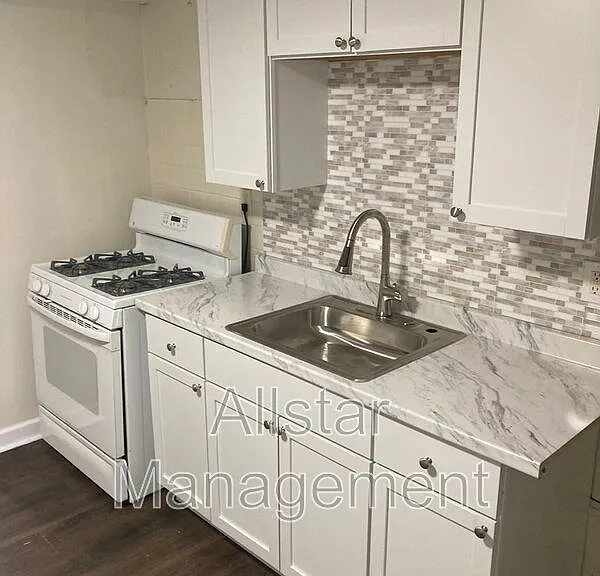 944 S Central Dr — Photo 1