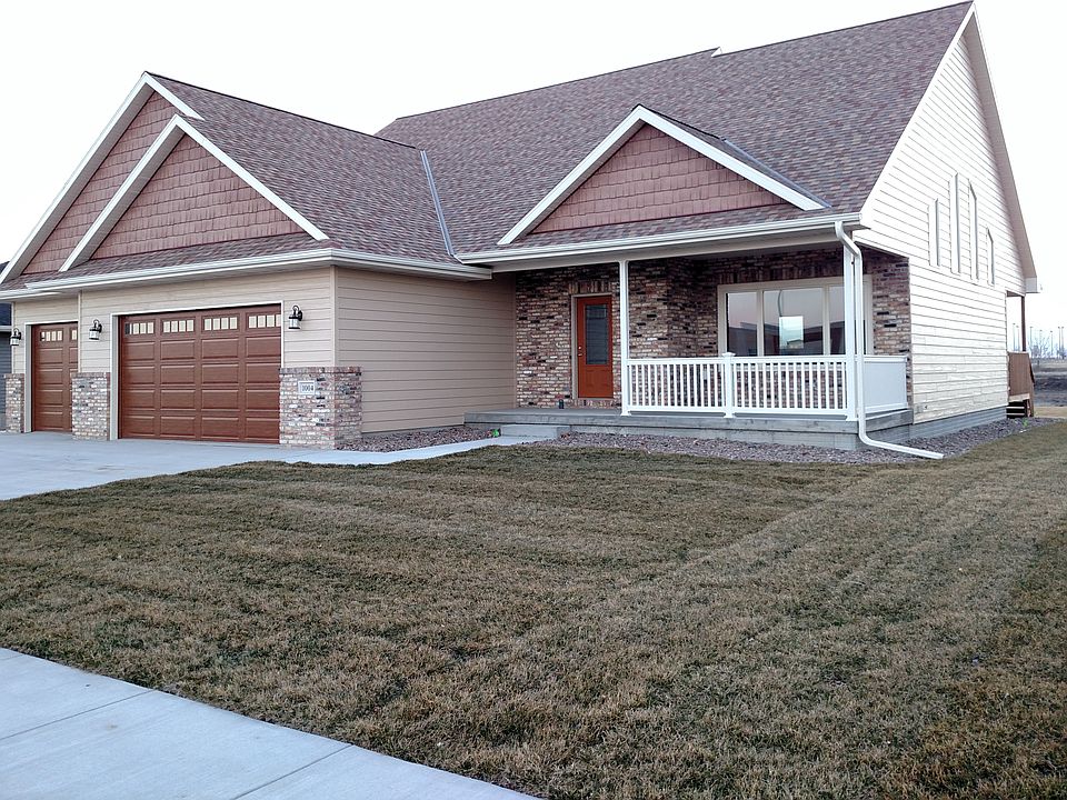 1st image of 1004 16th Ave
