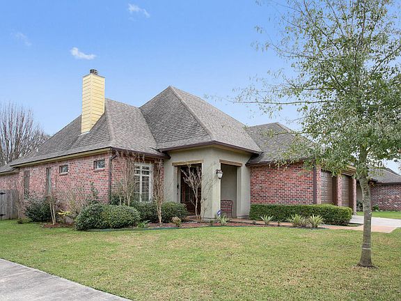 2nd image of 206 Beaufort Cir