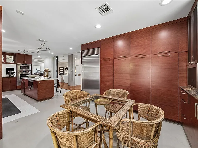 623 Pinehaven Dr — Photo 16