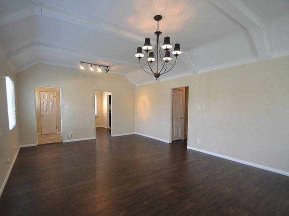 3rd image of 2616 W 84th Pl