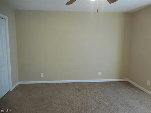 648 Stowe Court — Photo 13