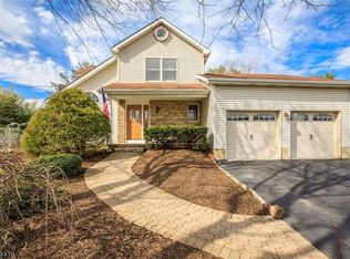 25 Maureen Rd, East Hanover, NJ 07936