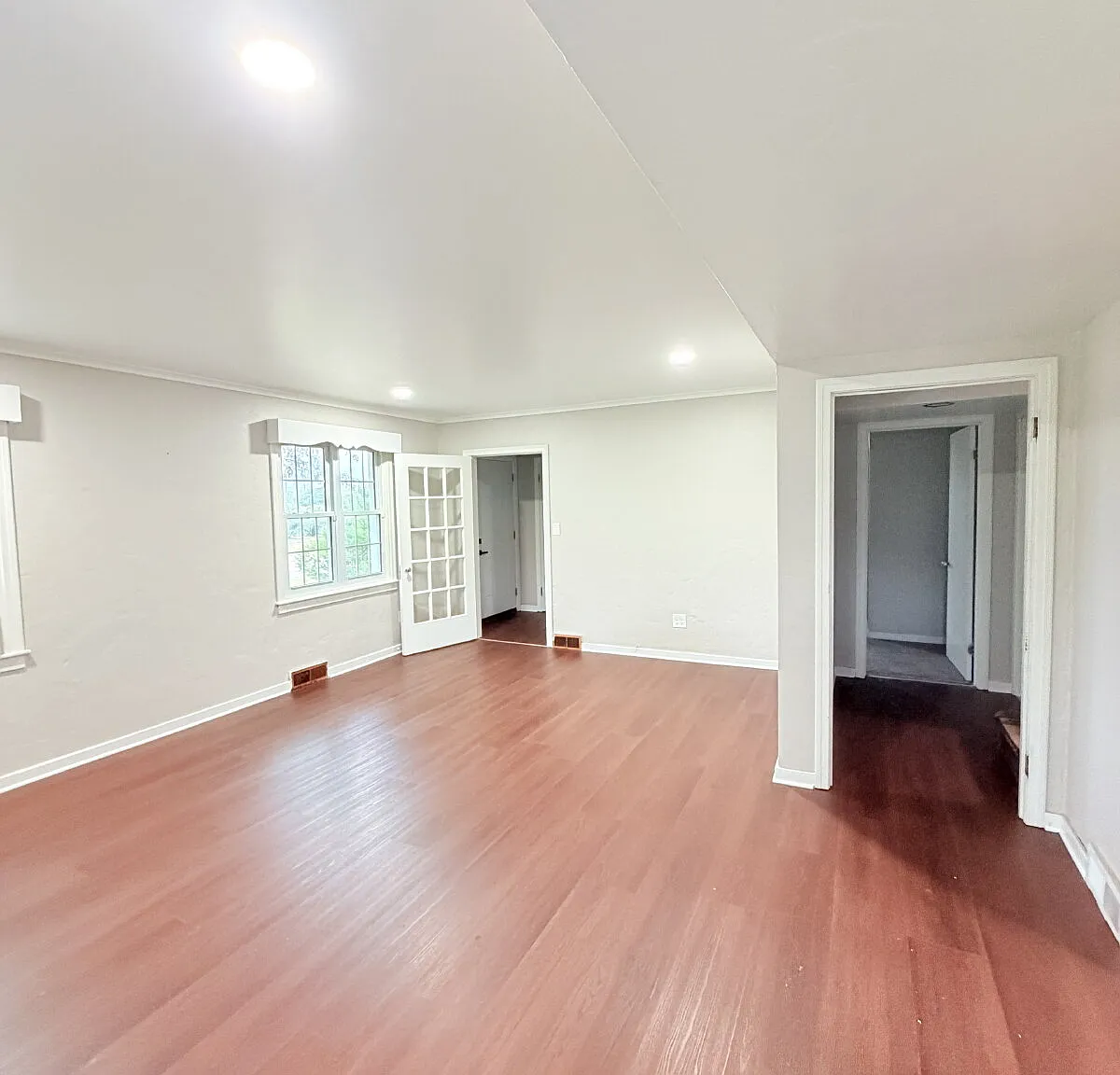 4 bed, 1.5 bath, 1413 sqft, $1,325 — Photo 2