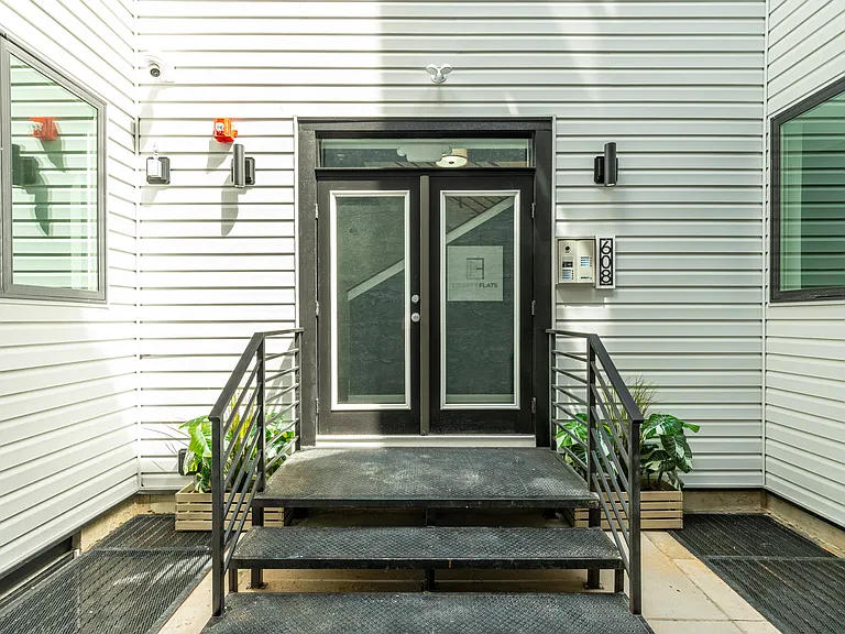 608 S American St #1 — Photo 35
