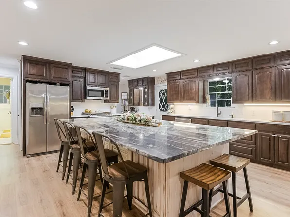 150 Red Oak Ln, Flower Mound, TX 75028