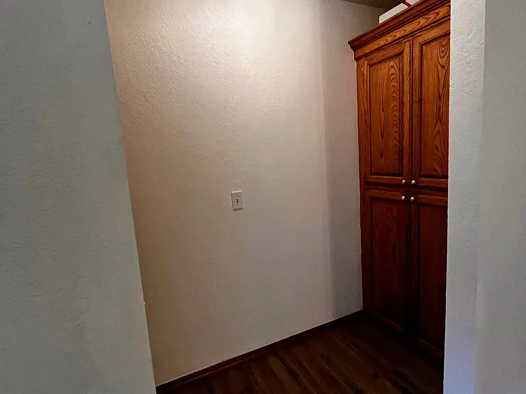 715 E Forest Court Ln — Photo 10