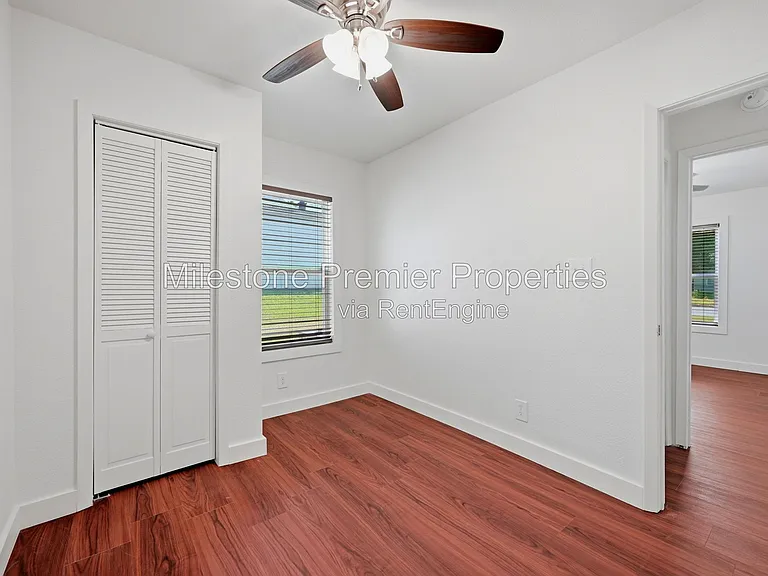 1107 W Hanna St — Photo 12