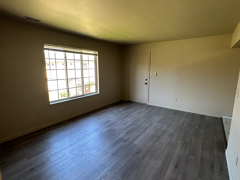 43780 Freeway Dr #104 — Photo 4