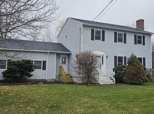 2 Lantern Ln, Waterville, ME 04901