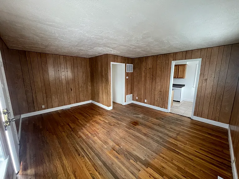 754 W Colorado St — Photo 5