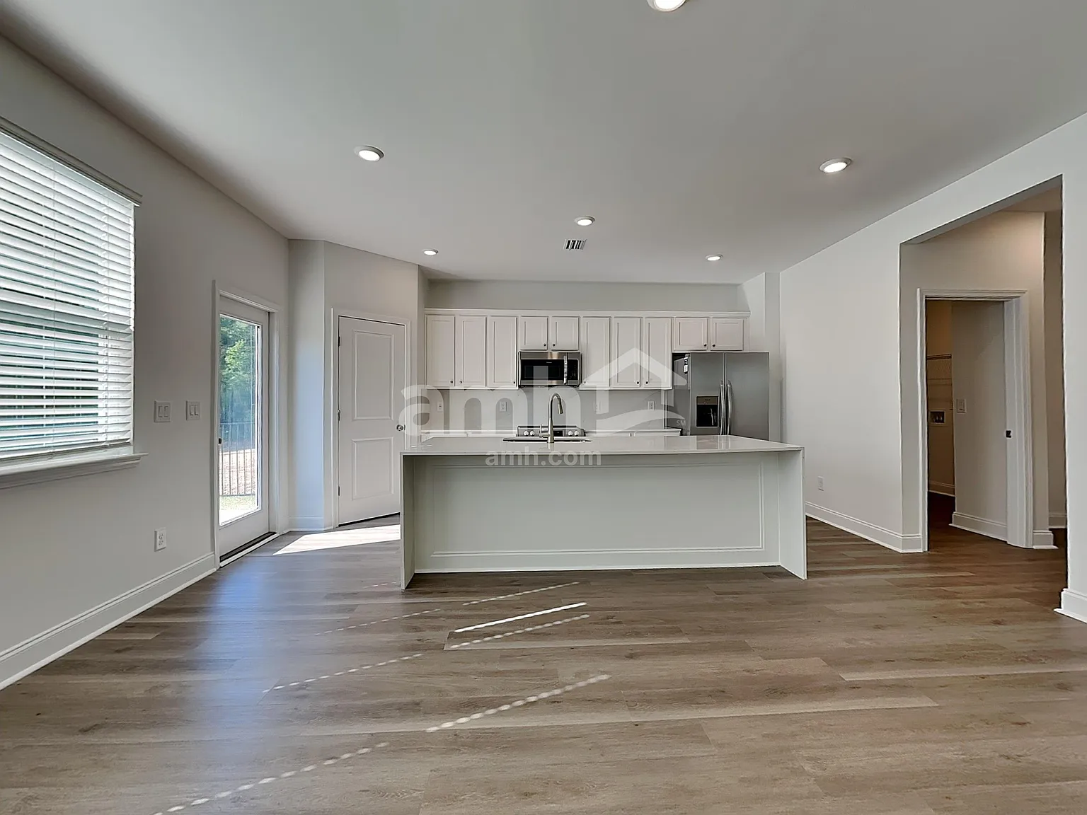4 bed, 2.5 bath, 2241 sqft, $2,655 — Photo 4