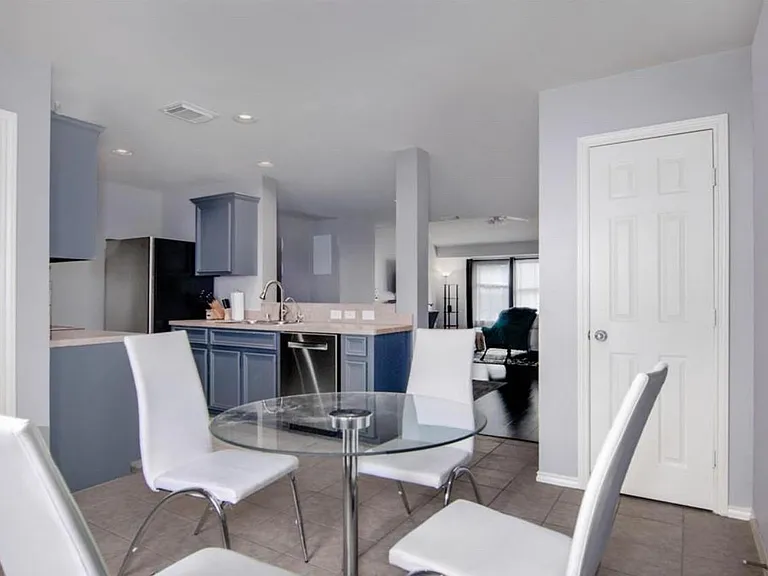 2236 Ann St — Photo 10