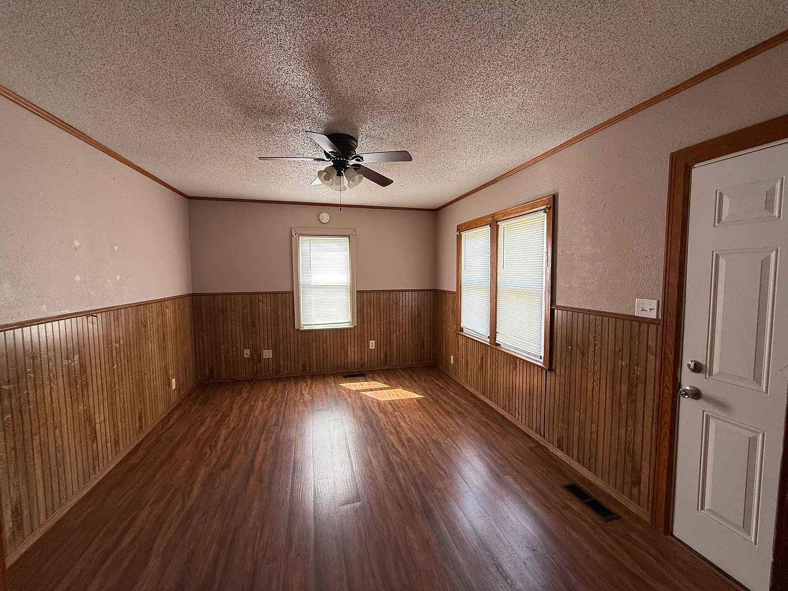 3 bed, 1437 sqft, $900 — Photo 3