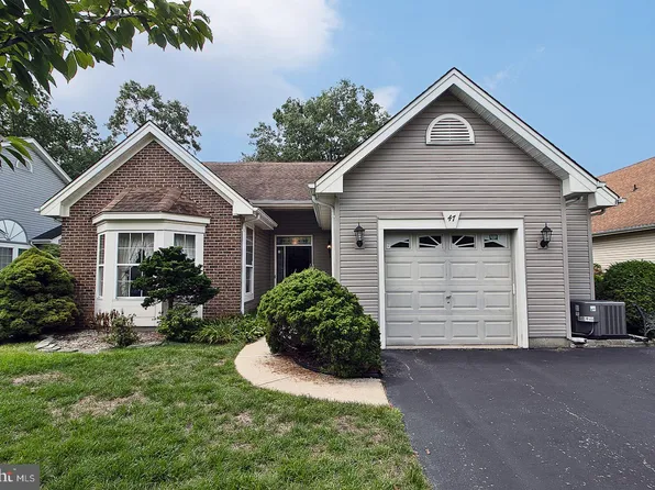 47 Symphony Ave, Bayville, NJ 08721