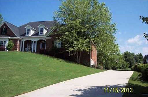 2nd image of 4614 Montclair Cir