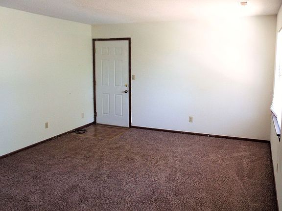 3rd image of 219-225 Cheyenne St #221