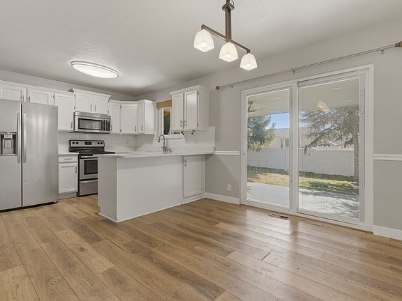 3rd image of 888 E Dupler Rd