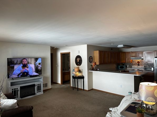 272 W Main St APT 2