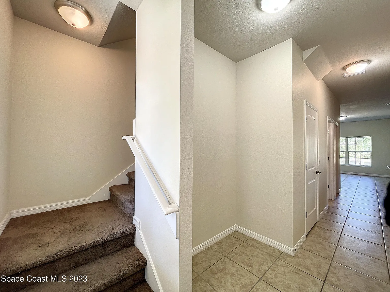 4 bed, 2.5 bath, 1743 sqft, $1,950 — Photo 2