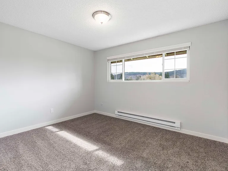 Cedars Apartments & Daffodil Court Townhomes — Photo 22