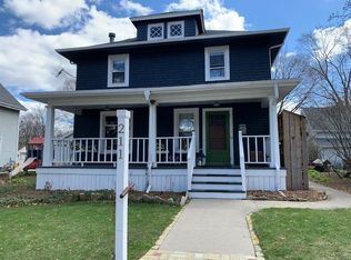 211 Wilbur Ave, Waukesha, WI 53186