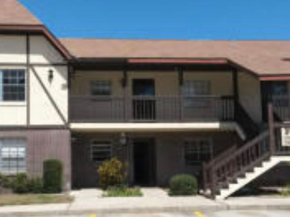 1st image of 3080 Sir Hamilton Cir