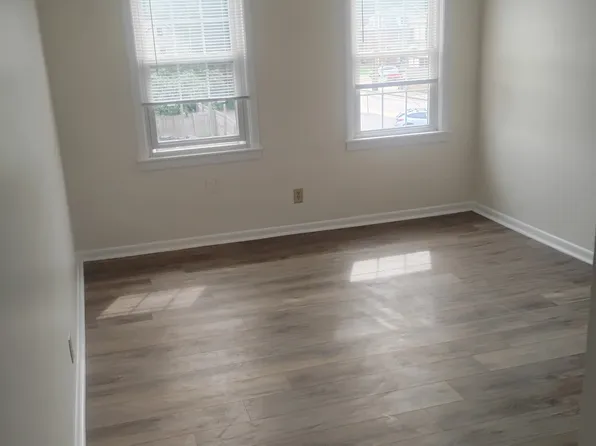 656 Glenwood Ave #2B, Ambridge, PA 15003