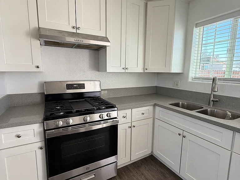 34733 Wilshire Rd — Photo 1