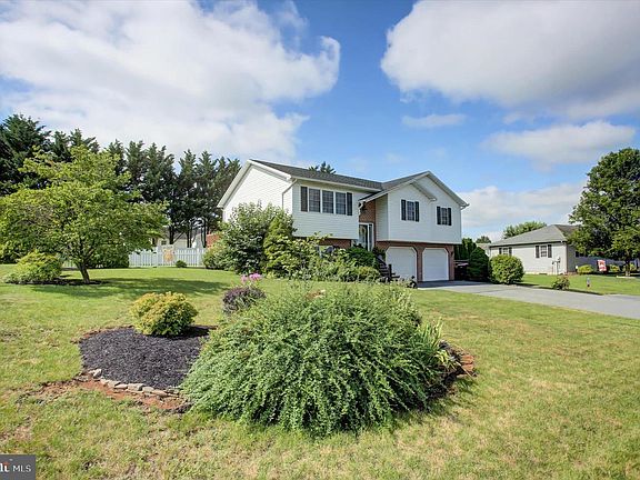 3rd image of 10482 Mapleton Rd