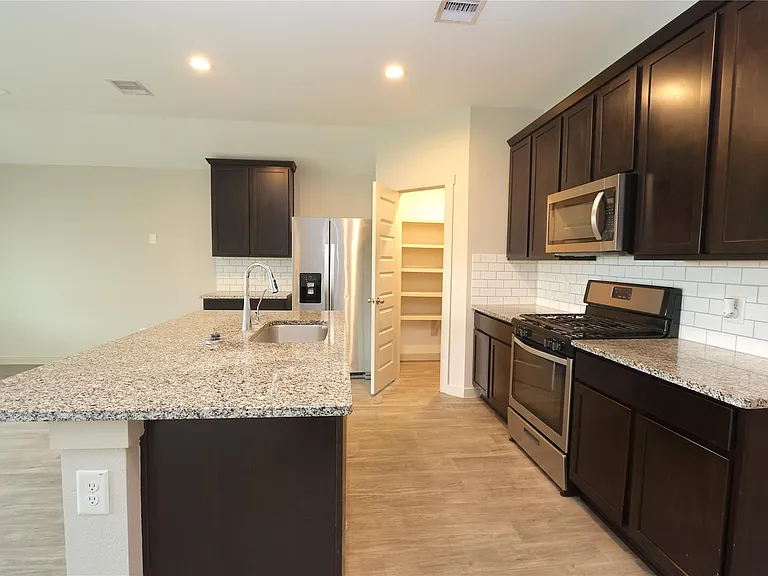 8215 Brahman Ln — Photo 7